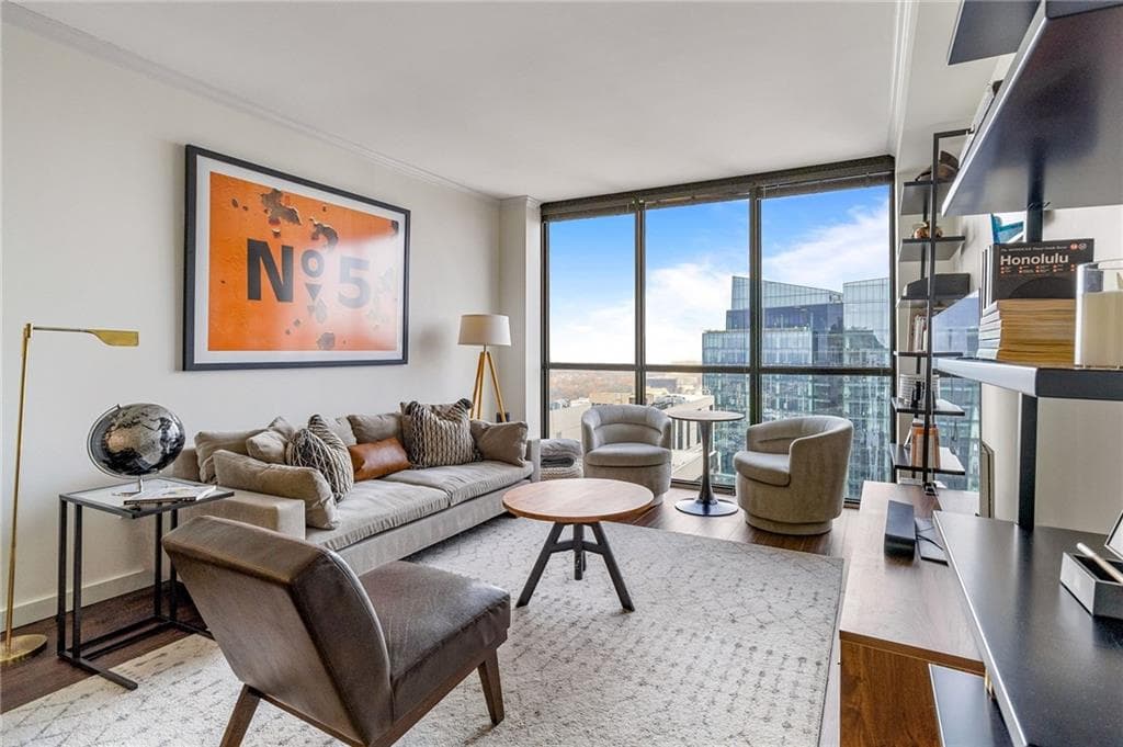 2 bedroom, 2 bathroom, 1,207 sq ft condominium sold at 1280 W Peachtree Street 3908, Atlanta, GA 30309