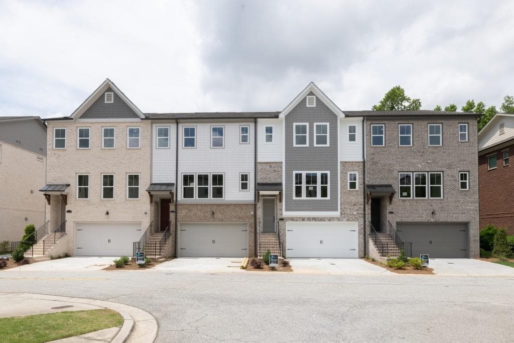 2190 W Village Lane, Smyrna, GA 30080 — most recent listing photo