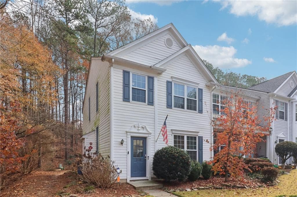 3 bedroom, 3 bathroom, 1,370 sq ft townhouse sold at 2230 Whitestone Place, Alpharetta, GA 30005