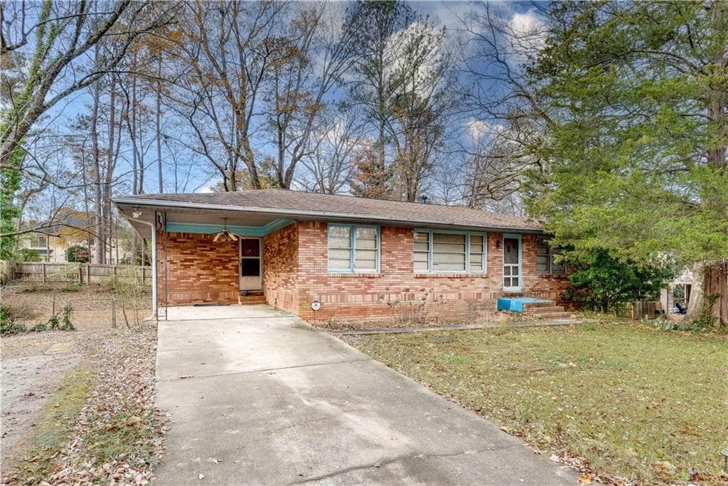 3 bedroom, 1 bathroom single family residence sold at 4928 Glaze Drive, Atlanta, GA 30360