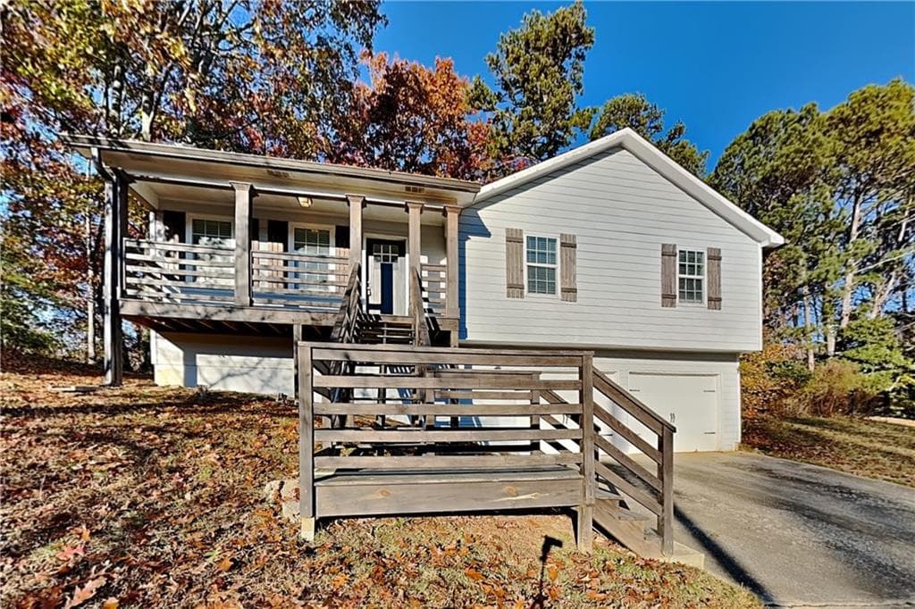 4 bedroom, 2 bathroom single family residence sold at 1600 Oak Log Court, Buford, GA 30519