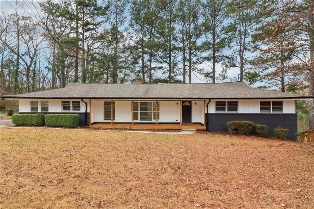 3 bedroom, 2 bathroom single family residence sold at 2916 Handy Drive, Atlanta, GA 30318