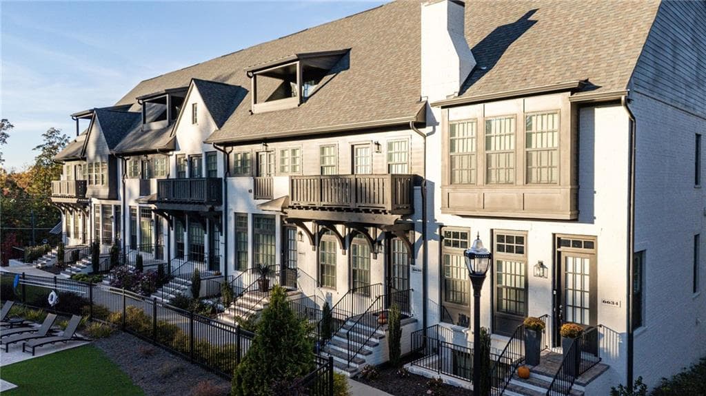 3 bedroom, 4 bathroom, 2,308 sq ft townhouse sold at 6638 Sterling Drive, Atlanta, GA 30328