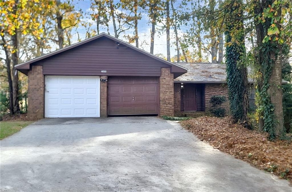 3 bedroom, 2 bathroom single family residence sold at 7499 Carlisle Drive, Jonesboro, GA 30236