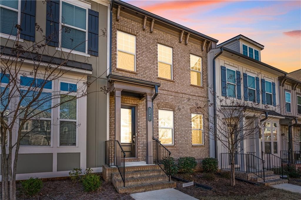 3 bedroom, 4 bathroom condominium sold at 3247 Herald Drive, Scottdale, GA 30079