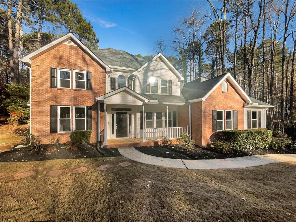 3 bedroom, 3 bathroom, 2,327 sq ft single family residence sold at 26 Ruisseau, Sharpsburg, GA 30277