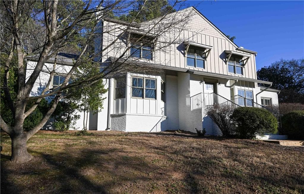 5 bedroom, 4 bathroom, 3,682 sq ft single family residence sold at 1617 Lenox Road, Atlanta, GA 30306