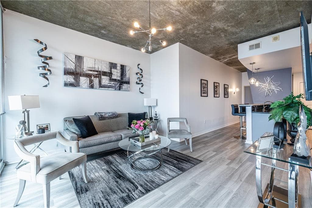 1 bedroom, 1 bathroom, 738 sq ft condominium sold at 860 Peachtree Street 808, Atlanta, GA 30308