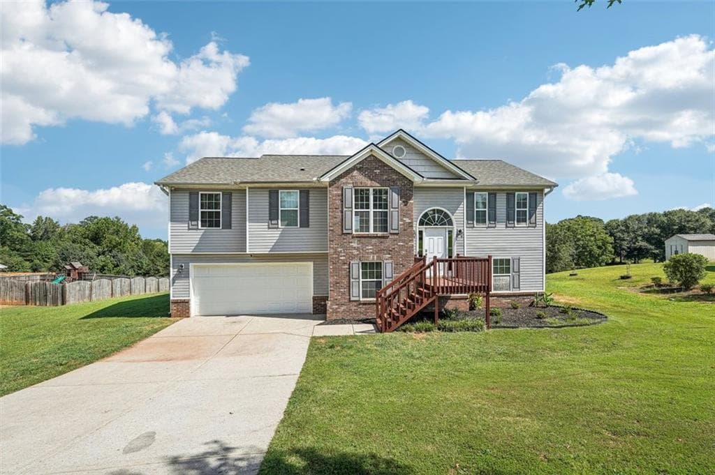 4 bedroom, 3 bathroom single family residence sold at 809 BRANDON Drive, Winder, GA 30680