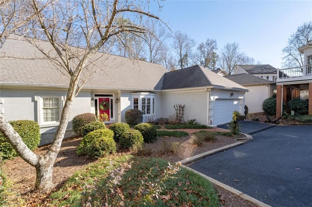 4 bedroom, 5 bathroom, 2,429 sq ft single family residence sold at 28 RIDGEMERE Trace, Atlanta, GA 30328