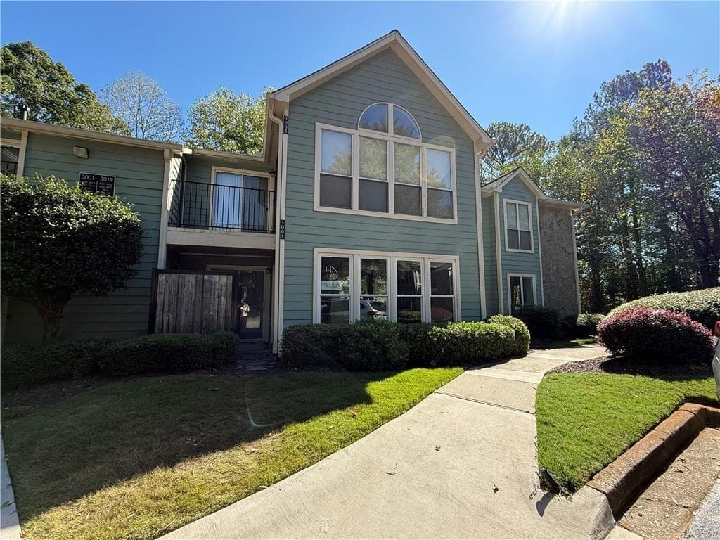 2 bedroom, 2 bathroom condominium sold at 3001 Canyon Point Circle, Roswell, GA 30076