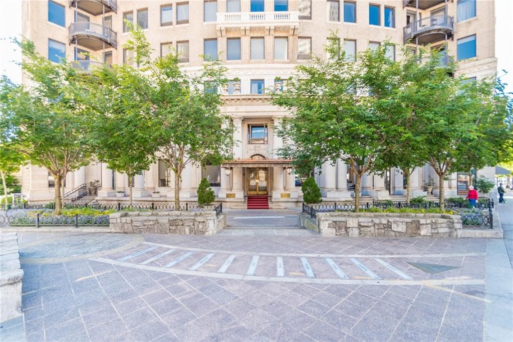 1 bedroom, 1 bathroom condominium sold at 75 Ponce De Leon Avenue 1010, Atlanta, GA 30308