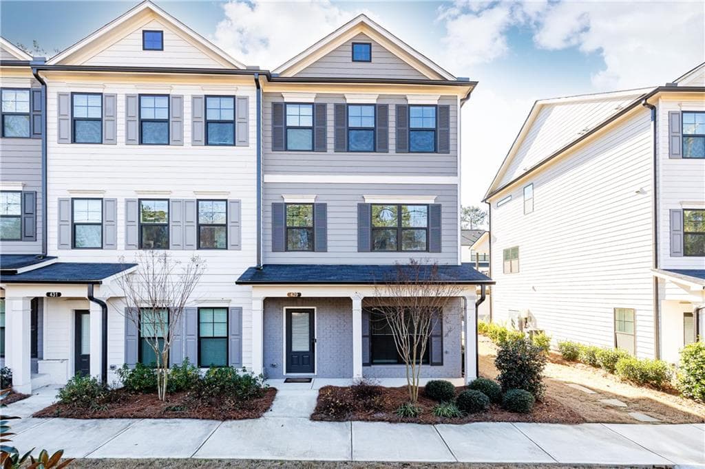 3 bedroom, 4 bathroom, 2,000 sq ft townhouse sold at 429 Stovall Place, Woodstock, GA 30188