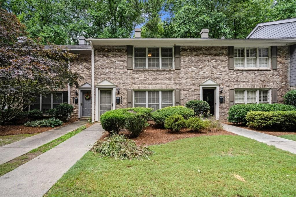 2 bedroom, 3 bathroom condominium sold at 2438 Northlake Court, Atlanta, GA 30345
