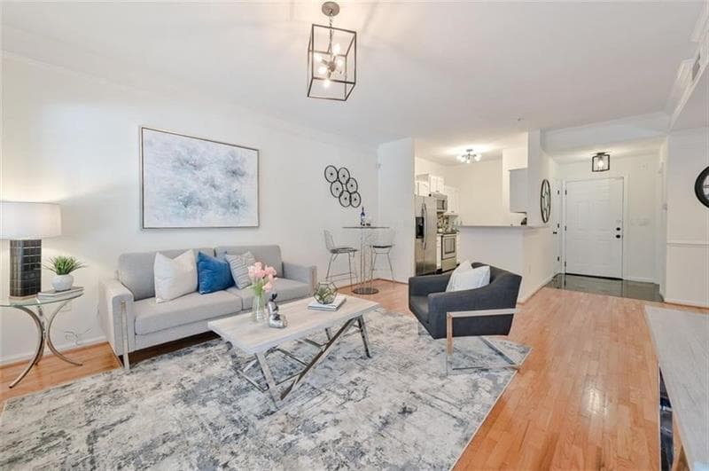 1 bedroom, 1 bathroom condominium sold at 2700 Pine Tree Road 1104, Atlanta, GA 30324