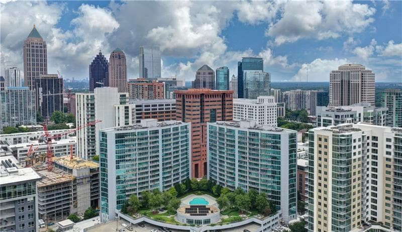 2 bedroom, 2 bathroom, 1,091 sq ft condominium sold at 950 W Peachtree Street 1111, Atlanta, GA 30309