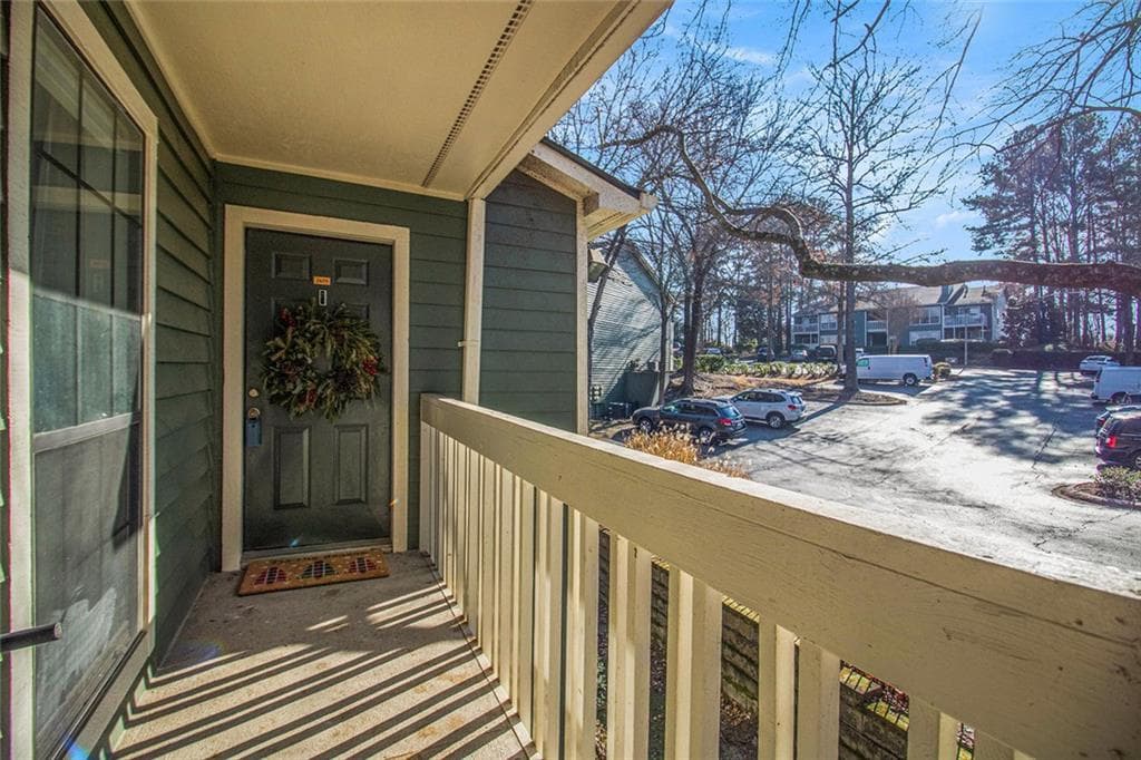 2 bedroom, 2 bathroom, 1,270 sq ft condominium sold at 2619 Vinings Central Drive, Atlanta, GA 30339