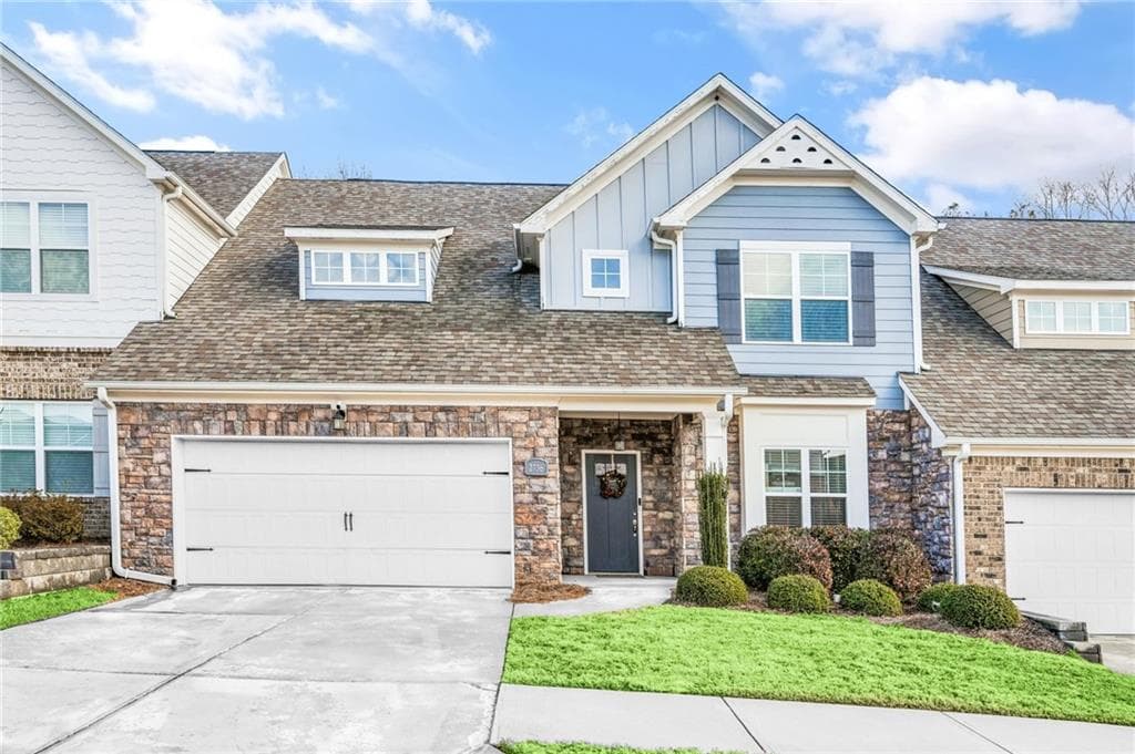 2 bedroom, 3 bathroom townhouse sold at 2736 Park Land Lane, Snellville, GA 30078