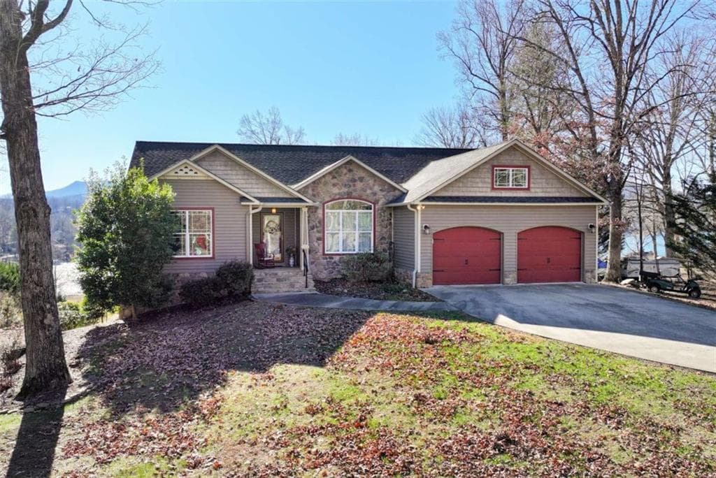 2135 Mockingbird Lane, Hiawassee, GA 30546 — most recent listing photo