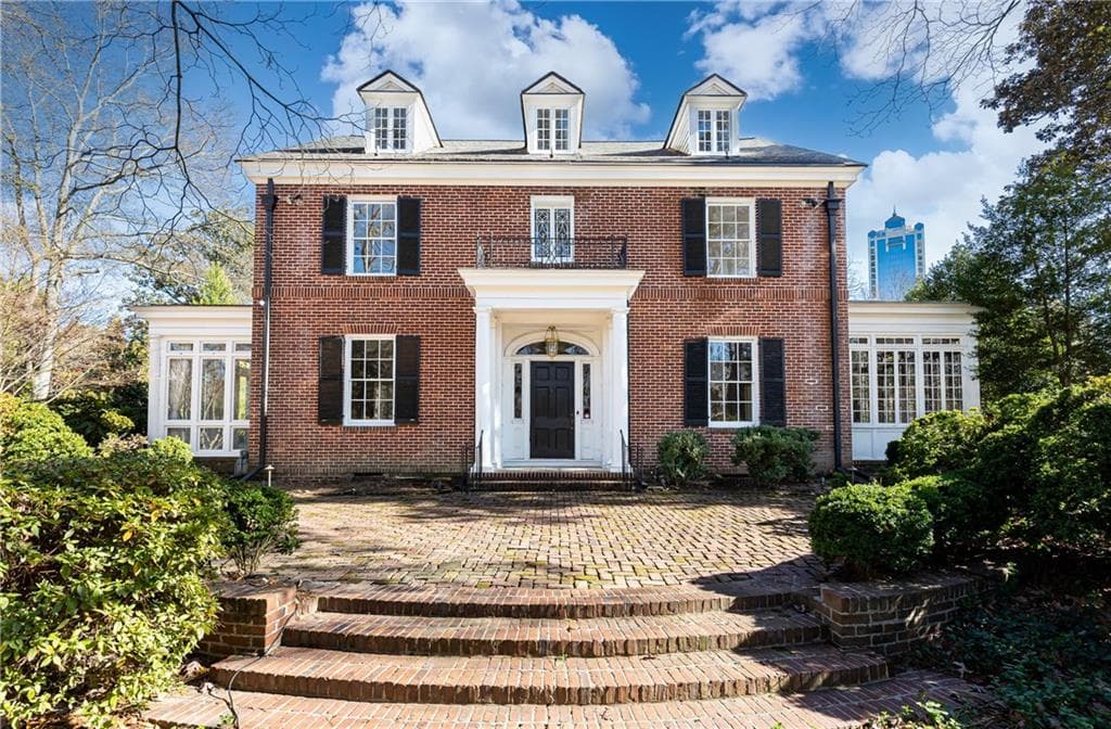 4 bedroom, 7 bathroom, 5,209 sq ft single family residence sold at 2933 Andrews Drive, Atlanta, GA 30305