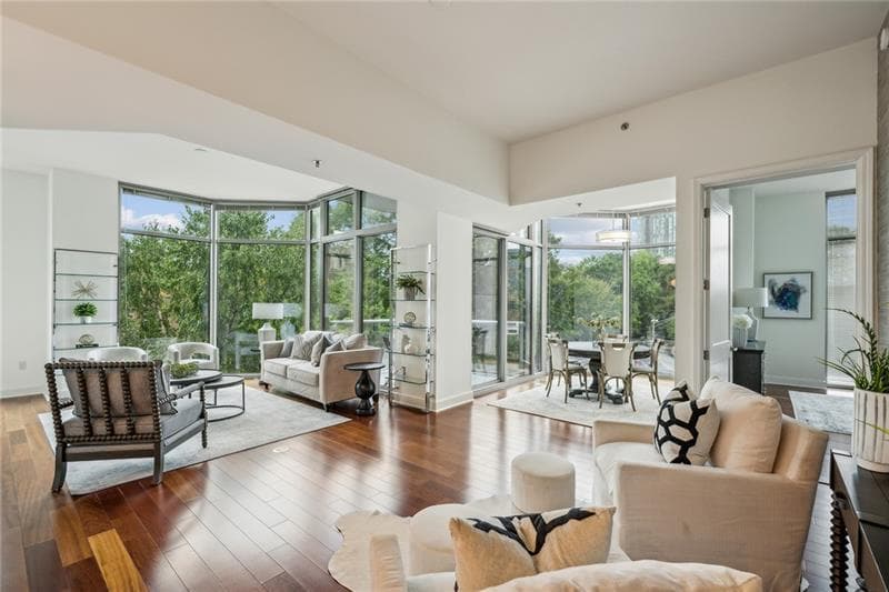 2 bedroom, 3 bathroom condominium sold at 2795 Peachtree Road 401, Atlanta, GA 30305