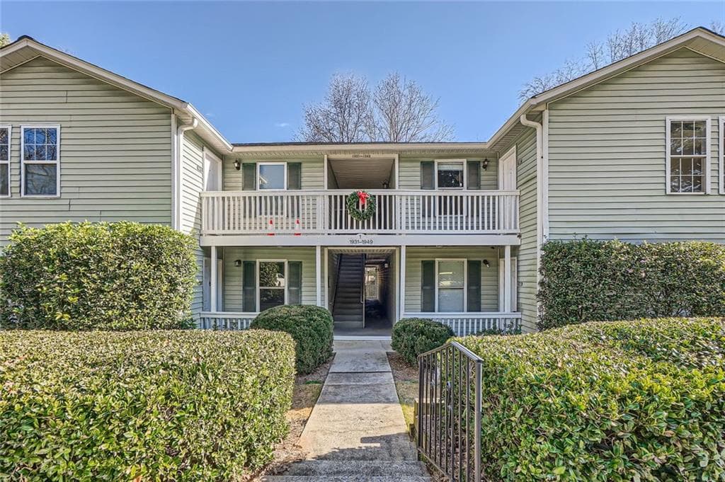 2 bedroom, 2 bathroom condominium sold at 1945 Brian Way, Decatur, GA 30033