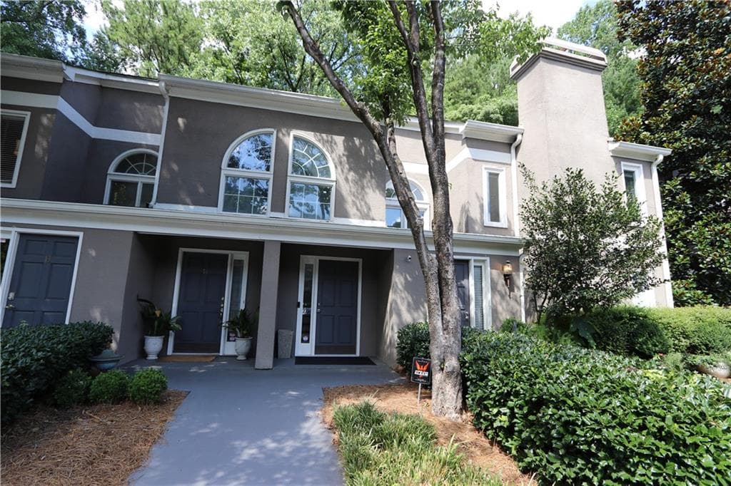 2 bedroom, 2 bathroom, 1,550 sq ft condominium sold at 16 NE Brittany Way 16k, Atlanta, GA 30324