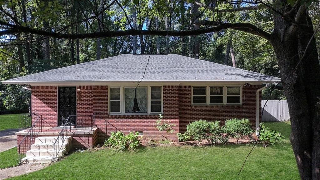 3 bedroom, 1 bathroom single family residence sold at 1207 Rocksprings Street, Forest Park, GA 30297