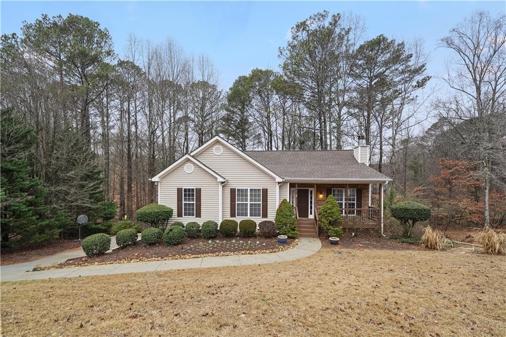 3 bedroom, 2 bathroom, 1,310 sq ft single family residence sold at 809 Oxford Drive, Canton, GA 30115