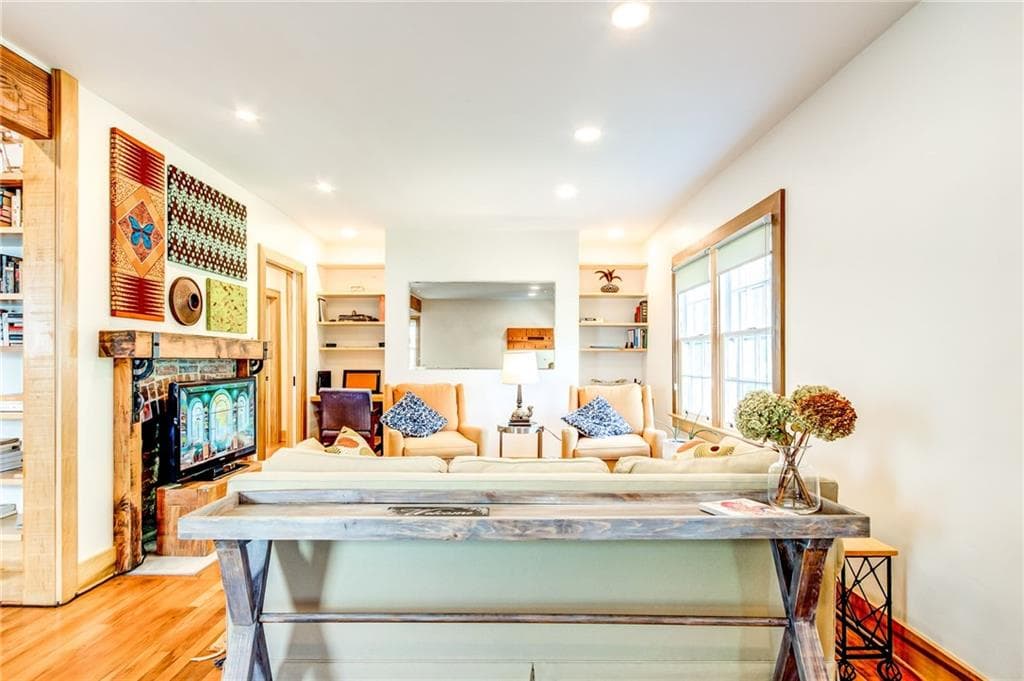 2 bedroom, 1 bathroom single family residence sold at 1576 Temple Avenue, Atlanta, GA 30337
