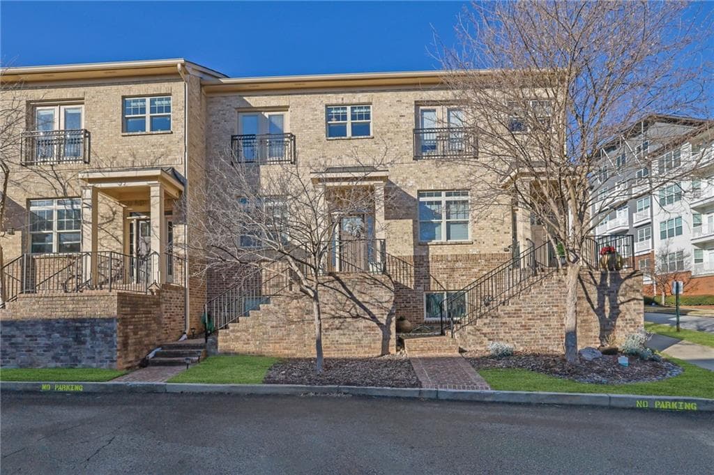 3 bedroom, 4 bathroom, 2,343 sq ft townhouse sold at 745 Fountainhead Lane 23, Atlanta, GA 30324