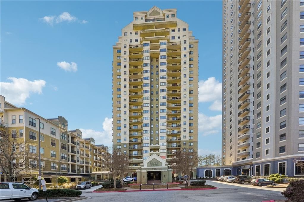 2 bedroom, 2 bathroom condominium sold at 795 Hammond Drive 1407, Atlanta, GA 30328