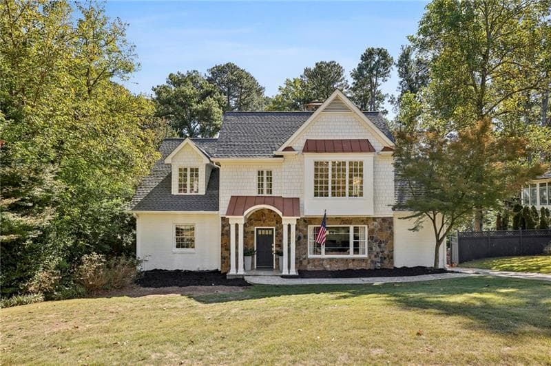 5 bedroom, 4 bathroom, 3,800 sq ft single family residence sold at 687 Darlington Road, Atlanta, GA 30305