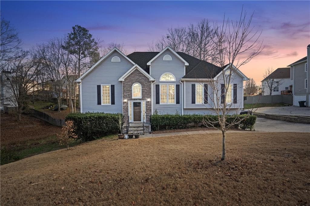 3 bedroom, 3 bathroom, 3,200 sq ft single family residence sold at 190 Steeple Chase Trail, Dallas, GA 30132