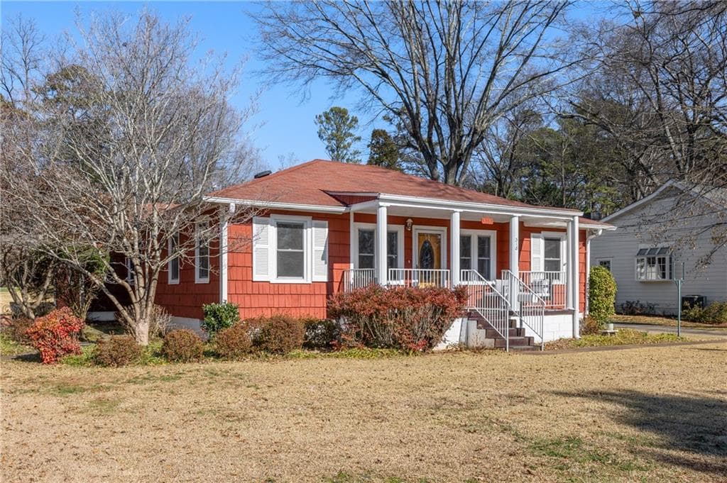 3 bedroom, 2 bathroom single family residence sold at 318 Stewart Avenue, Marietta, GA 30064