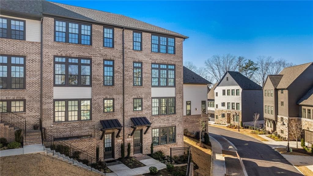 4 bedroom, 5 bathroom, 3,933 sq ft townhouse sold at 6735 Prelude Drive, Atlanta, GA 30328