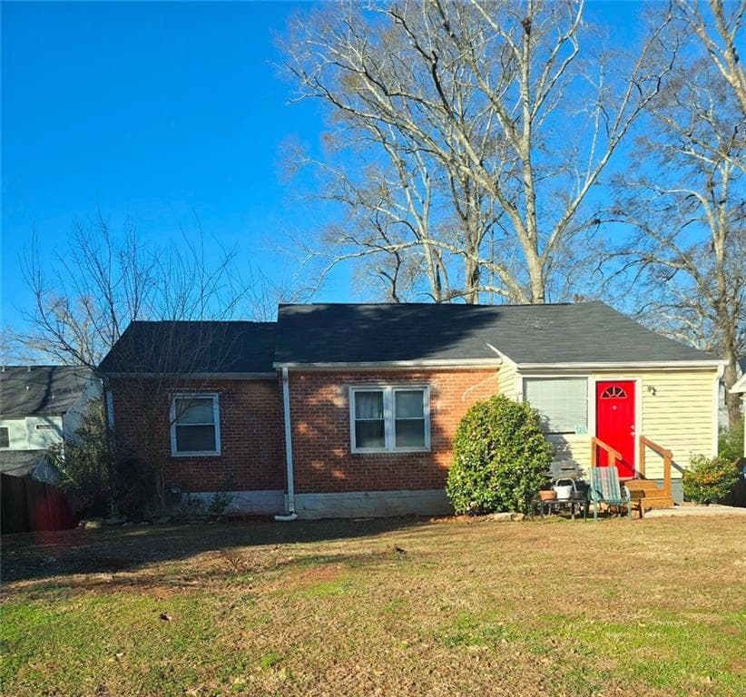 3 bedroom, 1 bathroom, 1,091 sq ft single family residence sold at 122 MARTHA Avenue, Atlanta, GA 30317