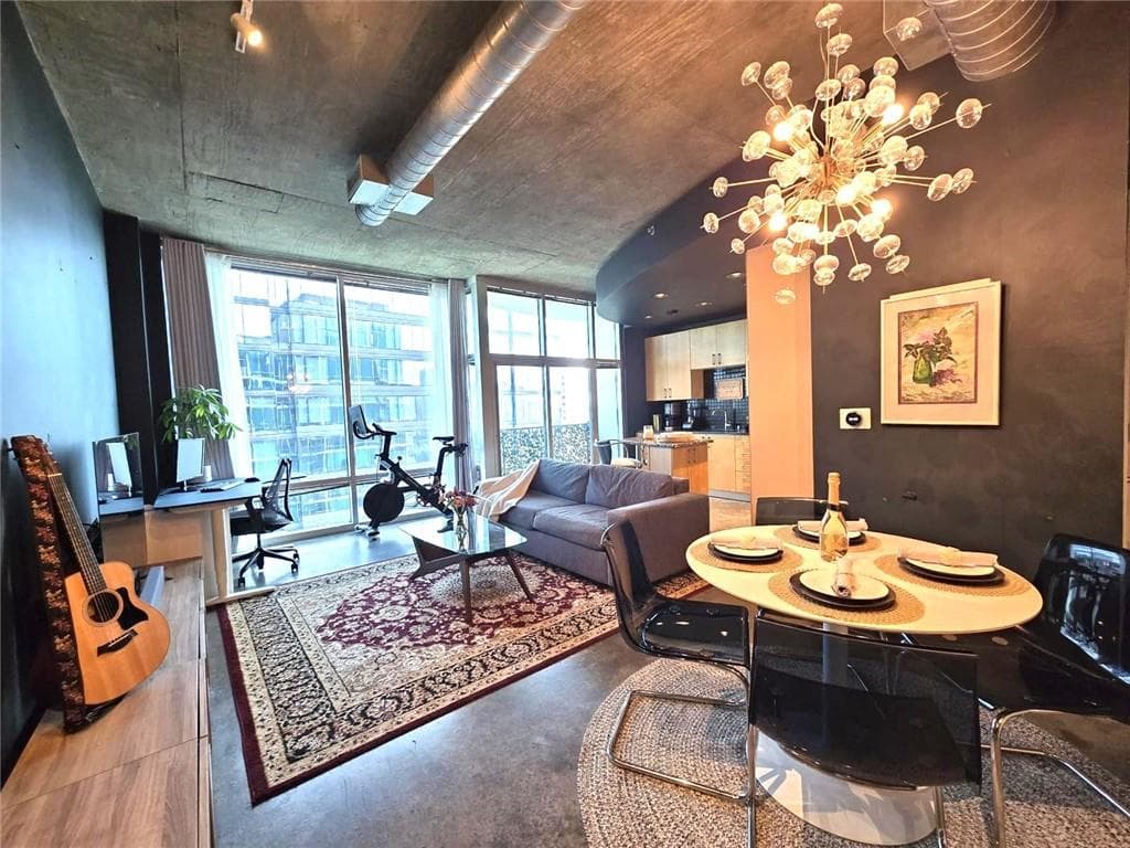 1 bedroom, 1 bathroom condominium sold at 923 Peachtree Street 1825, Atlanta, GA 30309