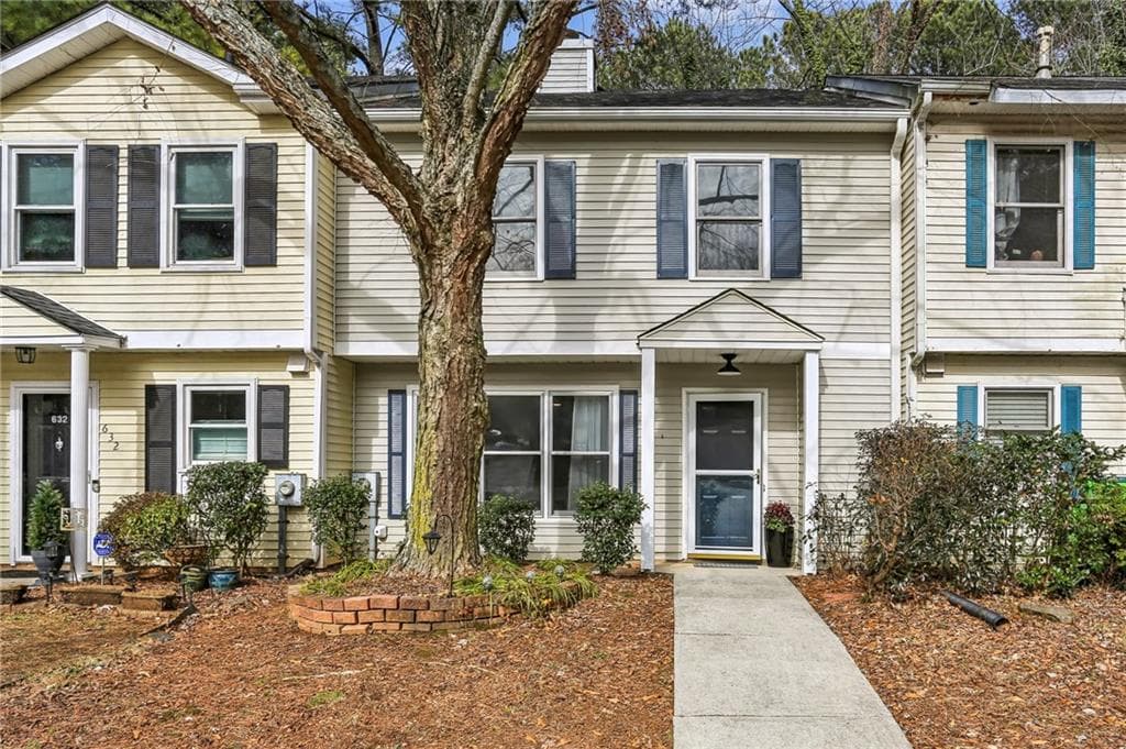 3 bedroom, 3 bathroom, 1,408 sq ft townhouse sold at 634 Stratford Green, Avondale Estates, GA 30002