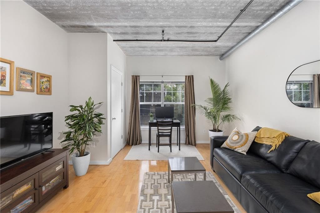 1 bedroom, 1 bathroom, 775 sq ft condominium sold at 800 Peachtree Street 1112, Atlanta, GA 30308