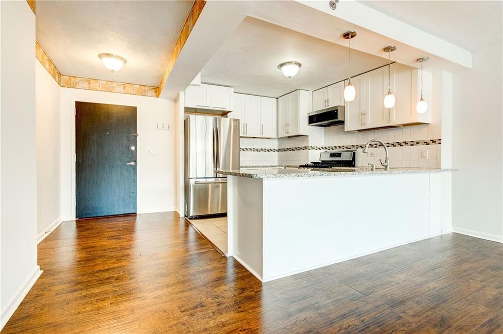 1 bedroom, 1 bathroom, 786 sq ft condominium sold at 620 Peachtree Street 415, Atlanta, GA 30308