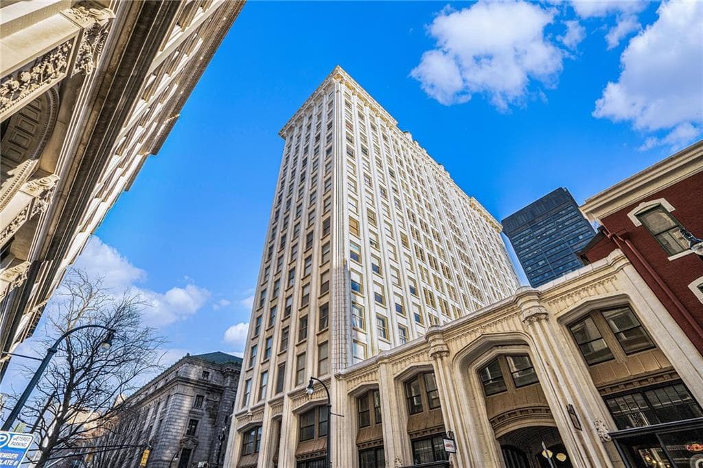 1 bedroom, 2 bathroom, 998 sq ft condominium sold at 57 Forsyth Street 5G, Atlanta, GA 30303