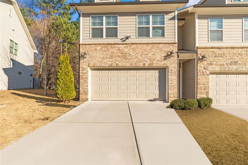 3 bedroom, 3 bathroom townhouse sold at 402 MULBERRY Row, Atlanta, GA 30354