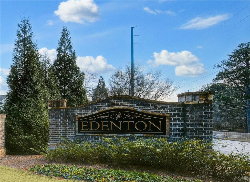3 bedroom, 4 bathroom, 3,285 sq ft townhouse sold at 3455 Oakshire Drive 1, Marietta, GA 30062