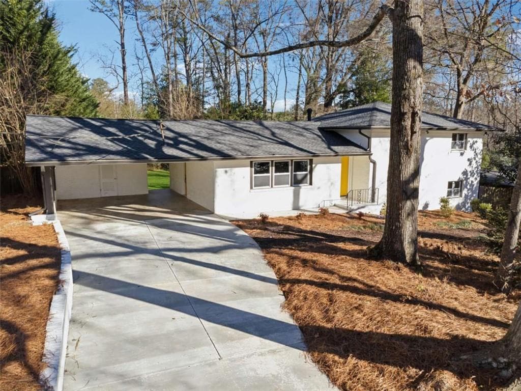 4 bedroom, 3 bathroom single family residence sold at 3048 Charlbury Place, Avondale Estates, GA 30002