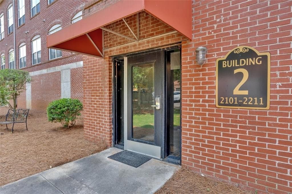 1 bedroom, 1 bathroom, 640 sq ft condominium sold at 445 N Sessions Street 2108, Marietta, GA 30060