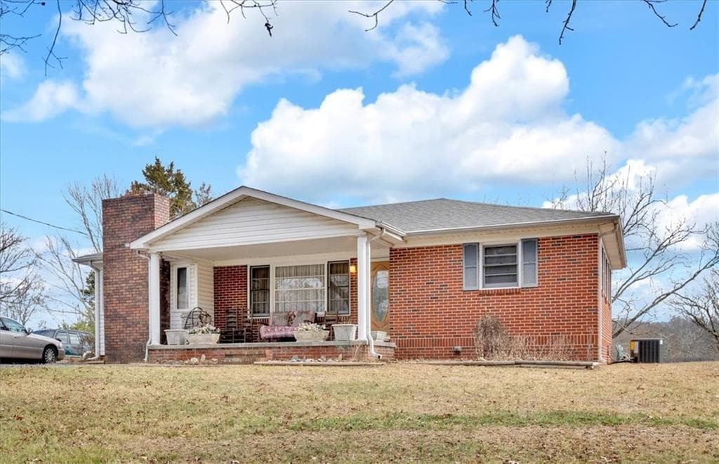 2 bedroom, 2 bathroom, 1,272 sq ft single family residence sold at 2339 Tunnel Hill Road, Tunnel Hill, GA 30755
