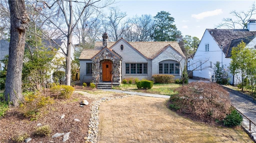 3 bedroom, 3 bathroom, 2,479 sq ft single family residence sold at 2853 N Hills Drive, Atlanta, GA 30305