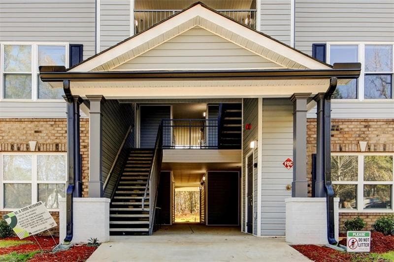 3 bedroom, 2 bathroom, 1,292 sq ft condominium sold at 3102 Fairington Village Drive, Lithonia, GA 30038