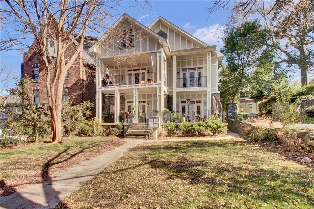 2 bedroom, 2 bathroom condominium sold at 935 Piedmont Avenue 201, Atlanta, GA 30309